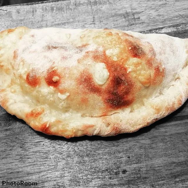 LAZIO Km0 calzone prosciutto cotto fiordilatte